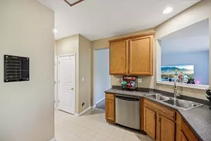 906 Elizabeth Dr, Streamwood, IL 60107 - Photo 10