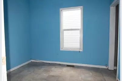 10516 S Avenue L, Chicago, IL 60617 - Photo 6