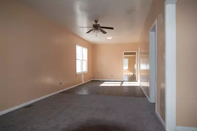 10516 S Avenue L, Chicago, IL 60617 - Photo 4