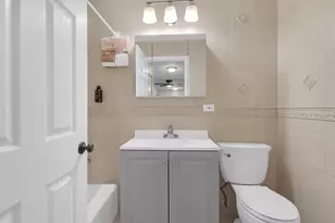 8872 W Jody Ln, Des Plaines, IL 60016 - Photo 10