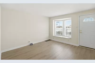 11056 S State Line Road, Chicago, IL 60617 - Photo 4