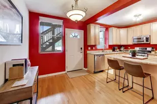 6251 N Magnolia Ave, Chicago, IL 60660 - Photo 8