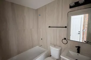 616 W Patterson Ave, Chicago, IL 60613 - Photo 10