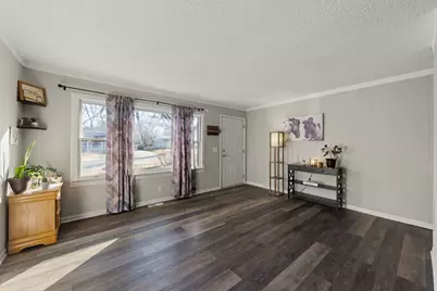 16 Spring Garden Drive, Montgomery, IL 60538 - Photo 4