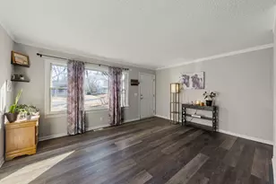 16 Spring Garden Dr, Montgomery, IL 60538 - Photo 4