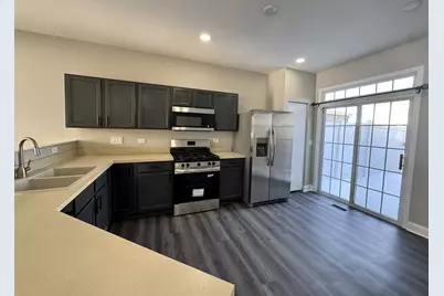 102 Soo Line Drive, Grayslake, IL 60030 - Photo 8