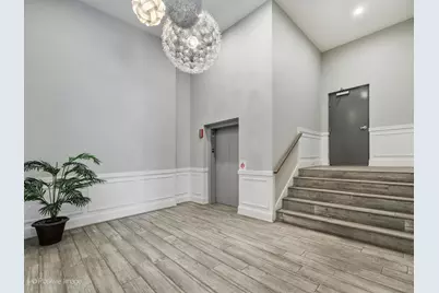 680 N Milwaukee Avenue #503, Chicago, IL 60642 - Photo 2