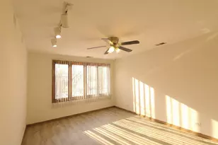 445 W 37th St, Chicago, IL 60609 - Photo 6