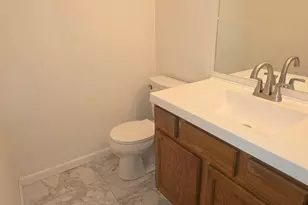 445 W 37th St, Chicago, IL 60609 - Photo 16