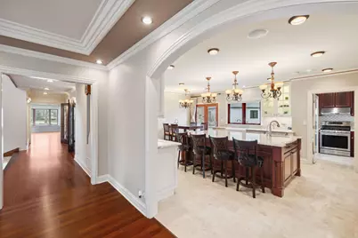 719 Midwest Club Parkway, Oak Brook, IL 60523 - Photo 10