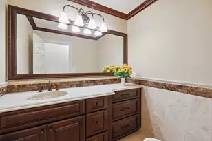 719 Midwest Club Pkwy, Oak Brook, IL 60523 - Photo 16