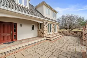 719 Midwest Club Pkwy, Oak Brook, IL 60523 - Photo 4