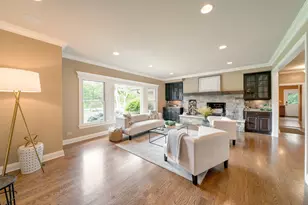 1043 Blackburn Dr, Inverness, IL 60067 - Photo 8