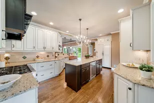 1043 Blackburn Dr, Inverness, IL 60067 - Photo 10