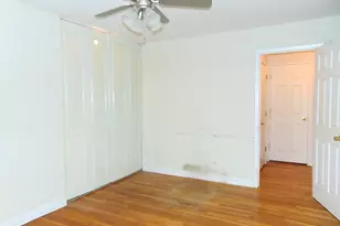 9588 N Terrace Pl, Des Plaines, IL 60016 - Photo 12