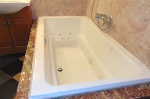 9588 N Terrace Pl, Des Plaines, IL 60016 - Photo 14