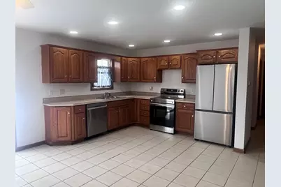 934 Evans Street, Ottawa, IL 61350 - Photo 2