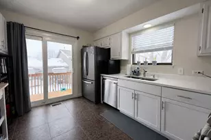 1587 Brookside Dr, Hoffman Estates, IL 60169 - Photo 6