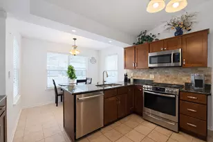 1280 Clover Ln, Hoffman Estates, IL 60192 - Photo 6