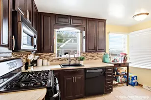 1810 Linden Ave, Waukegan, IL 60087 - Photo 8