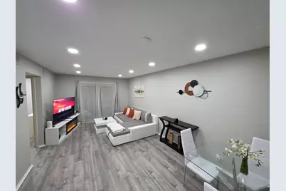 1930 Kenilworth Circle #E, Hoffman Estates, IL 60169 - Photo 2