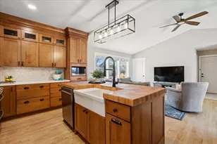 1571 Amos Bennett St, Grayslake, IL 60030 - Photo 8