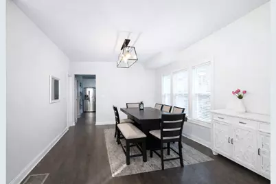 7915 S Paxton Avenue, Chicago, IL 60617 - Photo 2