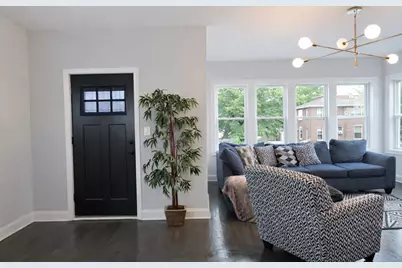 7915 S Paxton Avenue, Chicago, IL 60617 - Photo 4