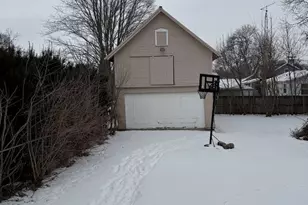 135 S 6th St, Capron, IL 61012 - Photo 16