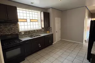 8204 S Peoria St, Chicago, IL 60620 - Photo 12