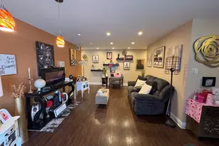 18310 Cherry Creek Dr, Homewood, IL 60430 - Photo 6