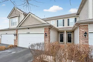 6N385 Whitmore Cir, Saint Charles, IL 60174 - Photo 2
