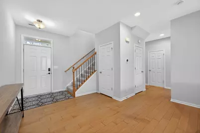 6N385 Whitmore Circle #B, Saint Charles, IL 60174 - Photo 4