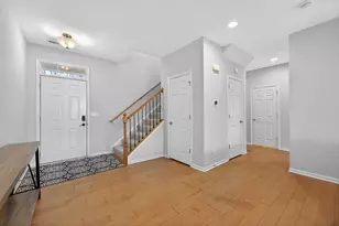 6N385 Whitmore Cir, Saint Charles, IL 60174 - Photo 4