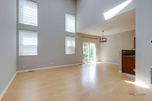 708 Valley View Ct, Aurora, IL 60502 - Photo 6