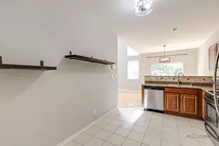 708 Valley View Ct, Aurora, IL 60502 - Photo 12