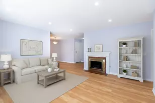 49 Stanton Ct, Schaumburg, IL 60193 - Photo 2