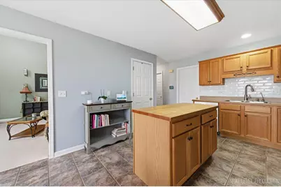 247 W Dekalb Drive, Maple Park, IL 60151 - Photo 8