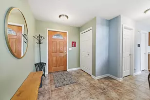 247 W Dekalb Dr, Maple Park, IL 60151 - Photo 2