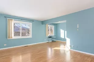 1655 Trafalgar Ln, Aurora, IL 60504 - Photo 4