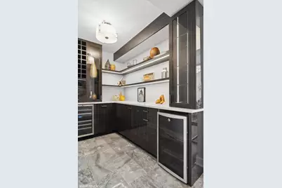 [Address not provided], Chicago, IL 60654 - Photo 18