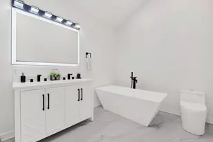 1910 W George St, Chicago, IL 60657 - Photo 24