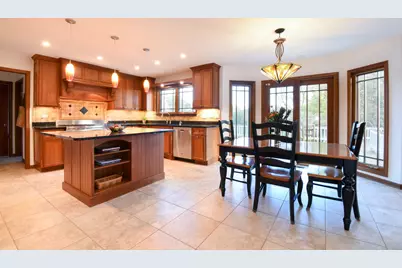 307 Anne Court, Prospect Heights, IL 60070 - Photo 8