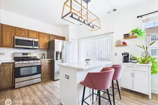 764 Cherry Creek Dr, Grayslake, IL 60030 - Photo 8