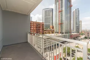 330 W Grand Ave, Chicago, IL 60654 - Photo 18