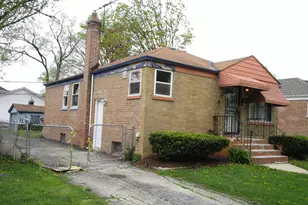 240 Linden Ave, Bellwood, IL 60104 - Photo 4