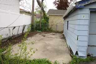 240 Linden Ave, Bellwood, IL 60104 - Photo 8