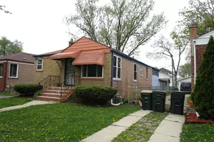 240 Linden Ave, Bellwood, IL 60104 - Photo 2