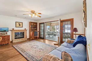 2312 High Point Dr, Lindenhurst, IL 60046 - Photo 2