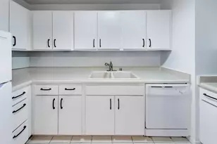 1122 N Clark St, Chicago, IL 60610 - Photo 10